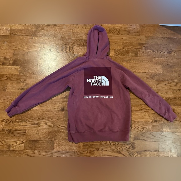 The North Face Women’s Box NSE Pullover Hoodie in Burgundy/Maroon Size M - Picture 6 of 9